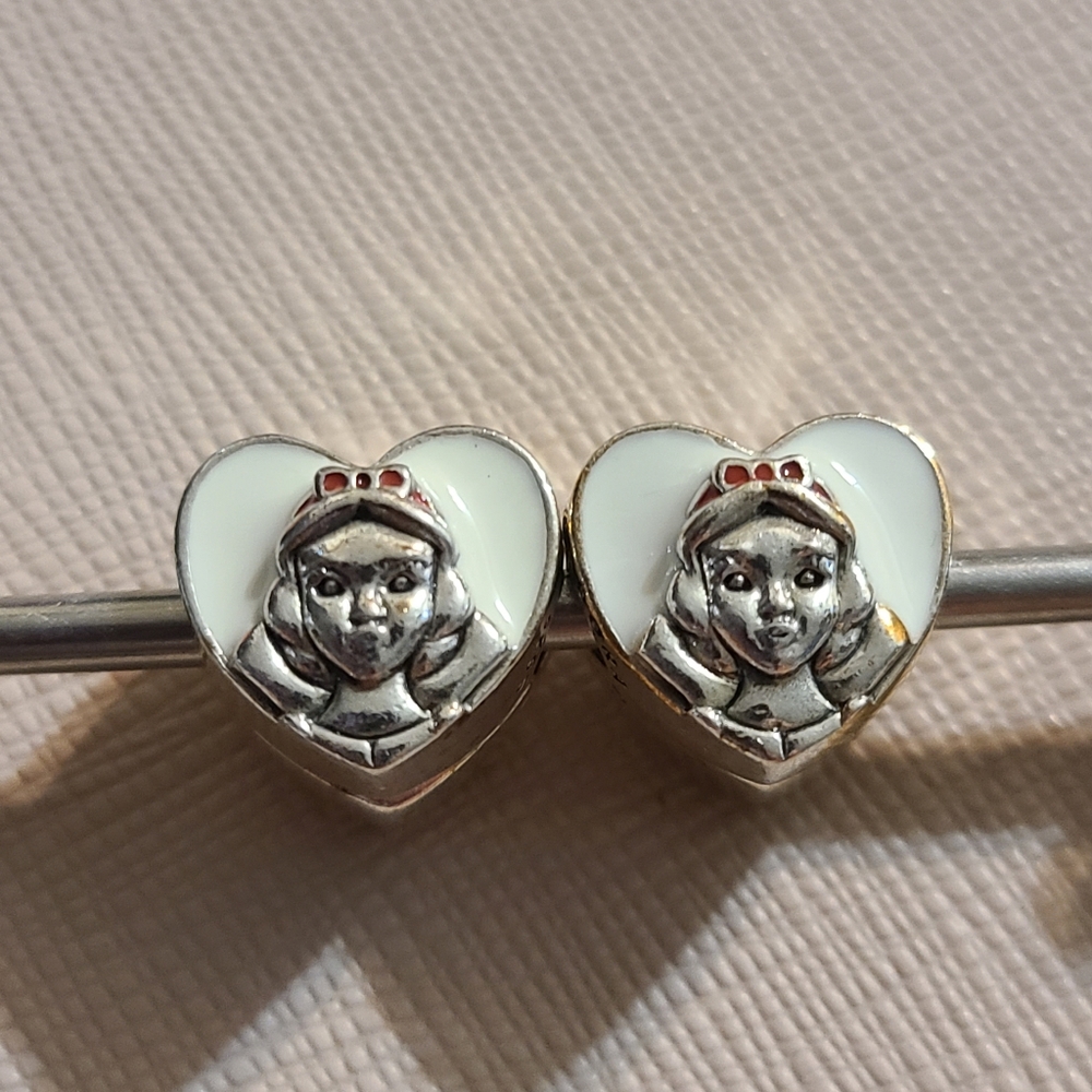 COPY - Snow white clips